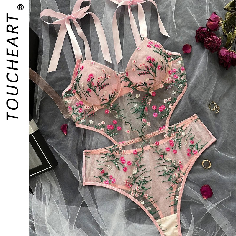 Chic Matching Bra and Thong Set Luxury Female Intimates