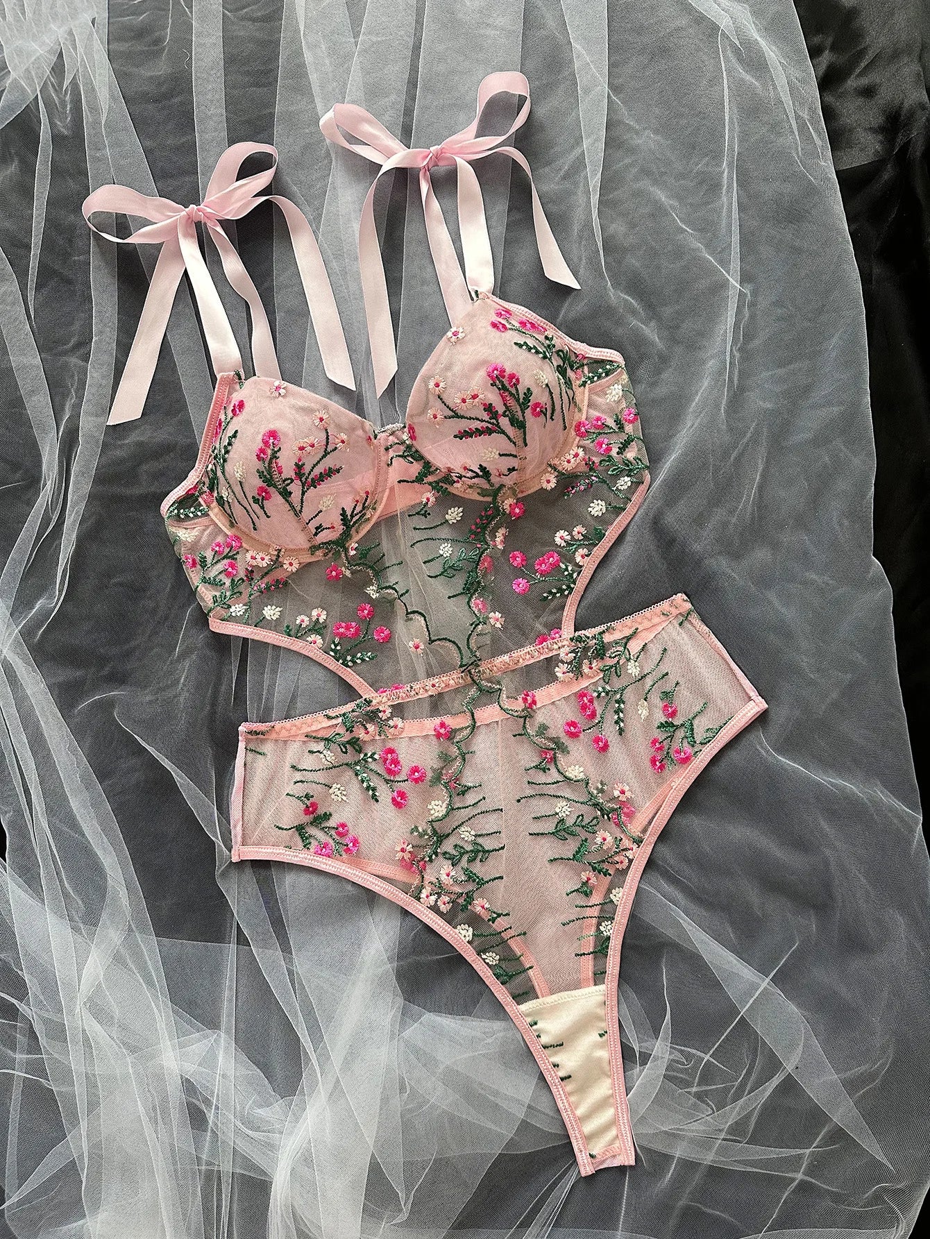 Chic Matching Bra and Thong Set Luxury Female Intimates