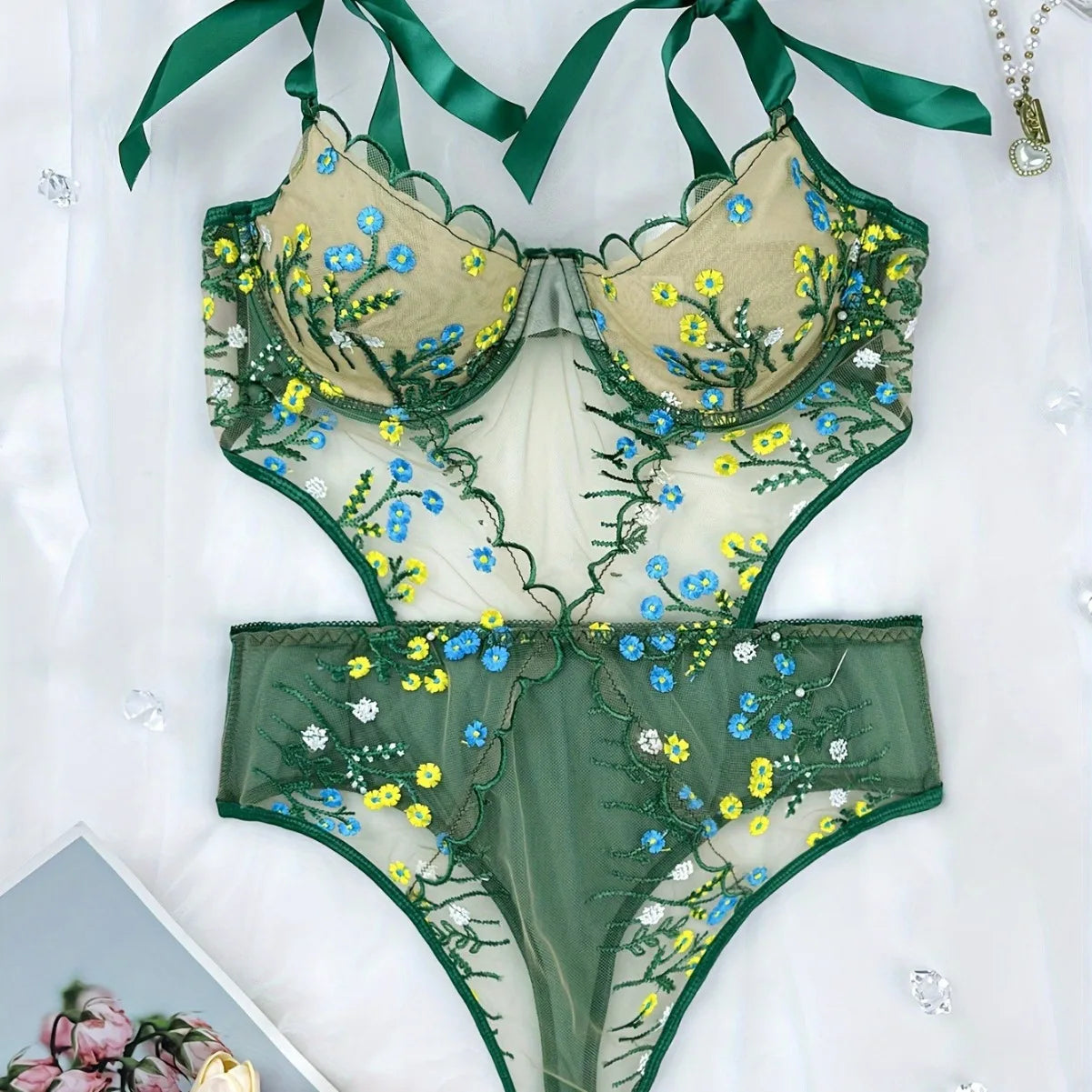 Chic Matching Bra and Thong Set Luxury Female Intimates