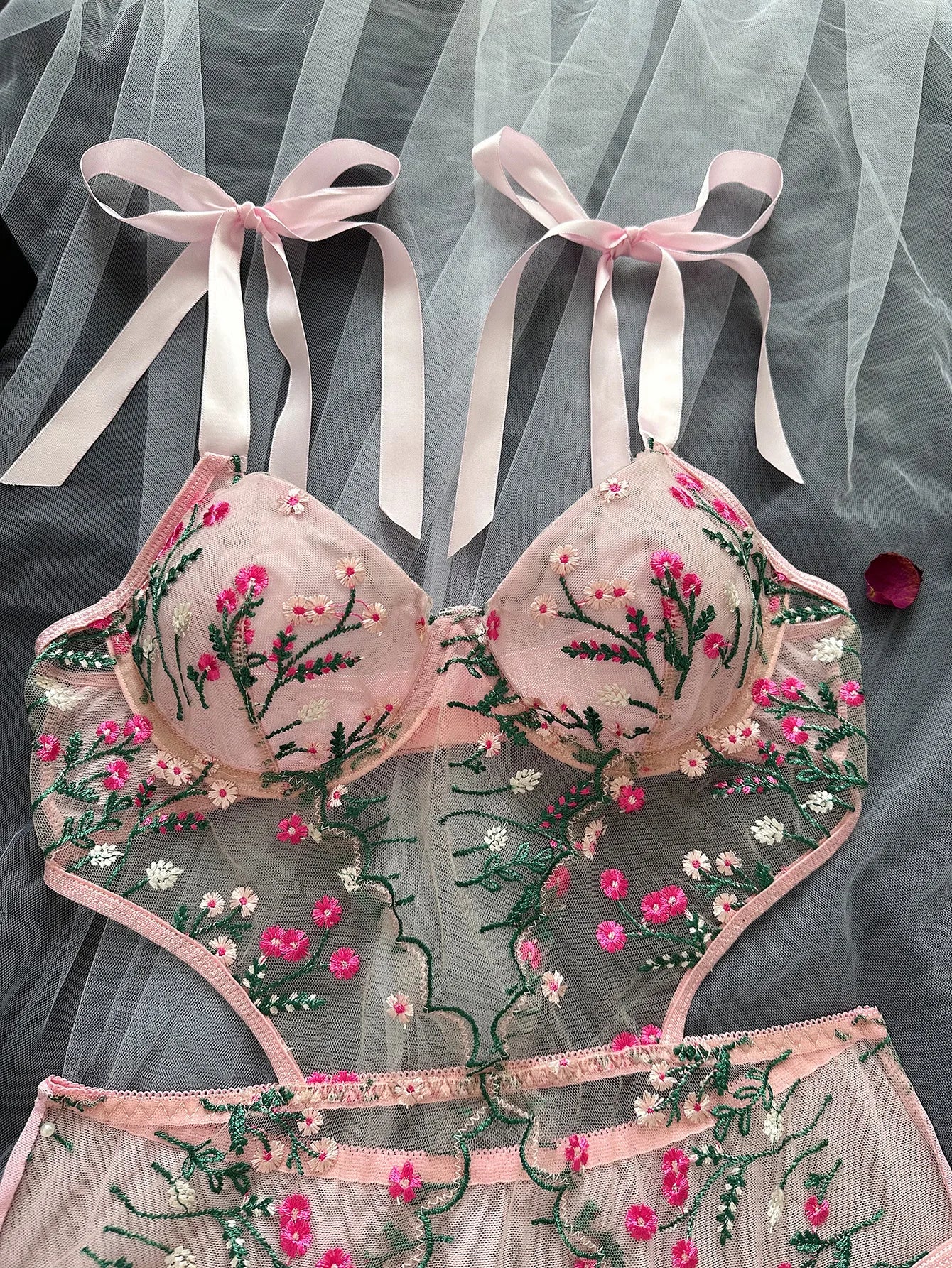 Chic Matching Bra and Thong Set Luxury Female Intimates