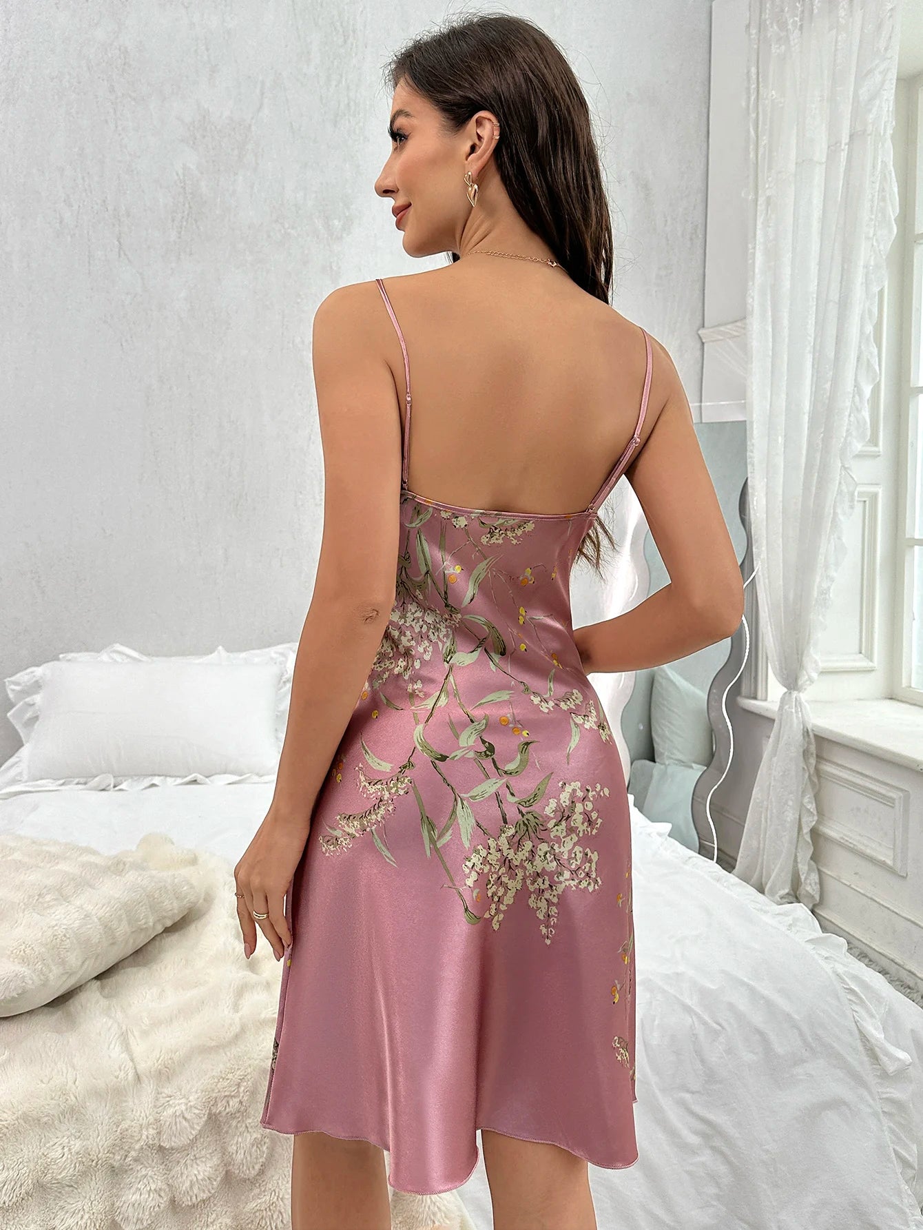Women's Floral Print Nightdress With Elegant V-Neck And Adjustable Spaghetti Strap Sleepwear