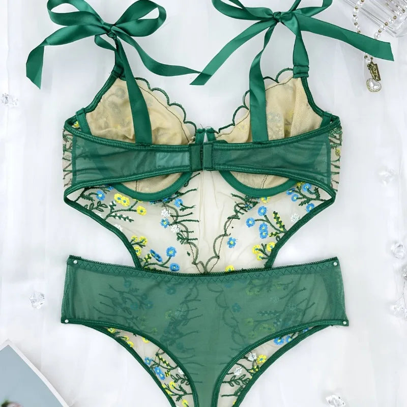 Chic Matching Bra and Thong Set Luxury Female Intimates