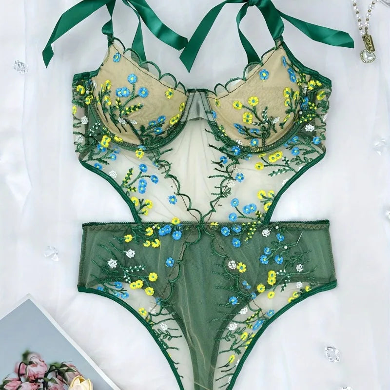 Chic Matching Bra and Thong Set Luxury Female Intimates